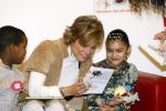 Amsterdam 23 januari 2008
Prinses Laurentien tijdens voorleesdag in bibliotheek met kinderen.