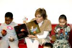 Amsterdam 23 januari 2008
Prinses Laurentien tijdens voorleesdag in bibliotheek met kinderen.