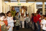 Amsterdam 23 januari 2008
Prinses Laurentien tijdens voorleesdag in bibliotheek met kinderen.