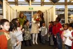 Amsterdam 23 januari 2008
Prinses Laurentien tijdens voorleesdag in bibliotheek met kinderen.