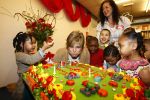 Amsterdam 23 januari 2008
Prinses Laurentien tijdens voorleesdag in bibliotheek met kinderen.