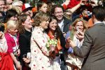 Apeldoorn 30 april 2009
Koninginnedag 2009 in apeldoorn met Koningin Beatrix Pieter v Vollenhoven Prinses Margriet Maxima Prins Willem Alexander Prins Constantijn Prinses Laurentien Prinses Mabel Prins Friso Prins Maurits Prinses Marilene Prins Pieter Christiaan Prinses Anita Prins Floris een zwangere Prinses Aimee en Prinses Annette. s middags probeerde een dwaas een aanslag te plegen op de koninklijke familie waarbij meerdere doden vielen.
Peter Smulders bv