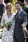 Apeldoorn 30 april 2009
Koninginnedag 2009 in apeldoorn met Koningin Beatrix Pieter v Vollenhoven Prinses Margriet Maxima Prins Willem Alexander Prins Constantijn Prinses Laurentien Prinses Mabel Prins Friso Prins Maurits Prinses Marilene Prins Pieter Christiaan Prinses Anita Prins Floris een zwangere Prinses Aimee en Prinses Annette. s middags probeerde een dwaas een aanslag te plegen op de koninklijke familie waarbij meerdere doden vielen.
Peter Smulders bv