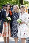Apeldoorn 30 april 2009
Koninginnedag 2009 in apeldoorn met Koningin Beatrix Pieter v Vollenhoven Prinses Margriet Maxima Prins Willem Alexander Prins Constantijn Prinses Laurentien Prinses Mabel Prins Friso Prins Maurits Prinses Marilene Prins Pieter Christiaan Prinses Anita Prins Floris een zwangere Prinses Aimee en Prinses Annette. s middags probeerde een dwaas een aanslag te plegen op de koninklijke familie waarbij meerdere doden vielen.
Peter Smulders bv