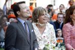 Apeldoorn 30 april 2009
Koninginnedag 2009 in apeldoorn met Koningin Beatrix Pieter v Vollenhoven Prinses Margriet Maxima Prins Willem Alexander Prins Constantijn Prinses Laurentien Prinses Mabel Prins Friso Prins Maurits Prinses Marilene Prins Pieter Christiaan Prinses Anita Prins Floris een zwangere Prinses Aimee en Prinses Annette. s middags probeerde een dwaas een aanslag te plegen op de koninklijke familie waarbij meerdere doden vielen.
Peter Smulders bv