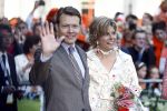 Apeldoorn 30 april 2009
Koninginnedag 2009 in apeldoorn met Koningin Beatrix Pieter v Vollenhoven Prinses Margriet Maxima Prins Willem Alexander Prins Constantijn Prinses Laurentien Prinses Mabel Prins Friso Prins Maurits Prinses Marilene Prins Pieter Christiaan Prinses Anita Prins Floris een zwangere Prinses Aimee en Prinses Annette. s middags probeerde een dwaas een aanslag te plegen op de koninklijke familie waarbij meerdere doden vielen.
Peter Smulders bv