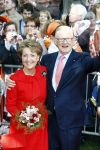 Apeldoorn 30 april 2009
Koninginnedag 2009 in apeldoorn met Koningin Beatrix Pieter v Vollenhoven Prinses Margriet Maxima Prins Willem Alexander Prins Constantijn Prinses Laurentien Prinses Mabel Prins Friso Prins Maurits Prinses Marilene Prins Pieter Christiaan Prinses Anita Prins Floris een zwangere Prinses Aimee en Prinses Annette. s middags probeerde een dwaas een aanslag te plegen op de koninklijke familie waarbij meerdere doden vielen.
Peter Smulders bv