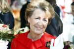 Apeldoorn 30 april 2009
Koninginnedag 2009 in apeldoorn met Koningin Beatrix Pieter v Vollenhoven Prinses Margriet Maxima Prins Willem Alexander Prins Constantijn Prinses Laurentien Prinses Mabel Prins Friso Prins Maurits Prinses Marilene Prins Pieter Christiaan Prinses Anita Prins Floris een zwangere Prinses Aimee en Prinses Annette. s middags probeerde een dwaas een aanslag te plegen op de koninklijke familie waarbij meerdere doden vielen.
Peter Smulders bv