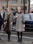 Den Haag 4 december 2007
Prinses Maxima en prinses Mathilde van Belgie bij de presentatie van een boek over kunst in museum Den Haag. Maxima en Mathilde dragen allebei ongeveer dezelfde kleding/outfit.