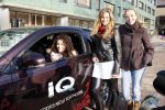 Amsterdam 31 januari 2009
Fajah Lourens Lieke v Lexmond en Renate Verbaan doen mee aan race met de nieuwe Toyota iq op de parkeerplaats bij het Okura.
Peter Smulders bv
