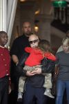 Amsterdam 5 juni 2008
Celine Dion haar man Rene Angelil en dochter Celine Najomi vertrekken uit het Amstel Hotel om vanaf schiphol oost met een prive vliegtuig naar Denemarken te vliegen.