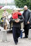 Amsterdam 5 juni 2008
Celine Dion haar man Rene Angelil en dochter Celine Najomi vertrekken uit het Amstel Hotel om vanaf schiphol oost met een prive vliegtuig naar Denemarken te vliegen.