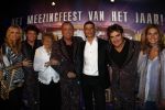 Hilversum 1 februari 2009
De toppers Gordon Rene Froger en Jeroen v d Boom tijdens het nationale songfestival in studio 22.
Gordon met moeder en vriend Sander, Rene met Natasja en Jeroen met Danie
Peter Smulders bv
