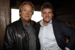 Leidschendam 4 oktober 2007
Rene Froger bij boekuitreiking henk de gier. John v Katwijk met rene