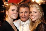 Amsterdam 5 november 2007
Premiere Hans Klok , see you in Vegas in Tuschinski. Rene Mioch met zijn dochters
