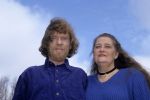 Rick v d Linden, organist en componist van de syfonische rockband EKSEPTION. Hij bewerkte klassieke muziek van o.a.Beethoven en Bach tot popmuziek
Overleden: 22 Januari 2006
Hier op de foto samen met zijn vrouw Inez Zwart