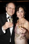Rotterdam 20 april 2008
Premiere Les Miserables in het nieuwe luxor . Rob de Nijs met zijn vriendin Henriette toasten met Champagne. Rob heeft zijn hand in het gips
Peter Smulders bv