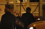 Amsterdam 25 november 2007
Robbie Williams bezoekt met zijn nieuwe vriendin Ayda Field en vrienden Amsterdam. Hij slaapt in het Amstel hotel en ging daarna naar een smartshop en een koffieshop.