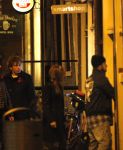 Amsterdam 25 november 2007
Robbie Williams bezoekt met zijn nieuwe vriendin Ayda Field en vrienden Amsterdam. Hij slaapt in het Amstel hotel en ging daarna naar een smartshop en een koffieshop.