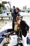 Leiden 23 augustus 2008
De dochter van Phil Collins Joeley Joely Collins trouwt met haar Nederlandse man Stefan Buitelaar. Na het huwelijk gaan ze met boot varen. Boulevard team met Robert
Peter Smulders bv