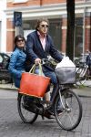 Amsterdam 23 juni 2007
Robert ten Brink met zijn vrouw Roos op de fiets.