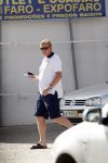 Vale do Lobo 6 mei 2008
Ronald Koeman is na zijn ontslag bij FC Valencia vertrokken naar Vale Do Lobo
Het wassen en tanken van zijn auto en boodschappen doen behoort tot de dagelijkse werkzaamheden