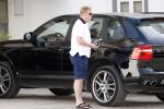 Vale do Lobo 6 mei 2008
Ronald Koeman is na zijn ontslag bij FC Valencia vertrokken naar Vale Do Lobo
Het wassen en tanken van zijn auto en boodschappen doen behoort tot de dagelijkse werkzaamheden