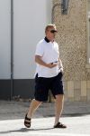 Vale do Lobo 6 mei 2008
Ronald Koeman is na zijn ontslag bij FC Valencia vertrokken naar Vale Do Lobo
Het wassen en tanken van zijn auto en boodschappen doen behoort tot de dagelijkse werkzaamheden
