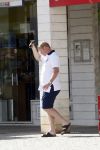 Vale do Lobo 6 mei 2008
Ronald Koeman is na zijn ontslag bij FC Valencia vertrokken naar Vale Do Lobo
Het wassen en tanken van zijn auto en boodschappen doen behoort tot de dagelijkse werkzaamheden