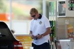 Vale do Lobo 6 mei 2008
Ronald Koeman is na zijn ontslag bij FC Valencia vertrokken naar Vale Do Lobo
Het wassen en tanken van zijn auto en boodschappen doen behoort tot de dagelijkse werkzaamheden