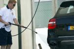 Vale do Lobo 6 mei 2008
Ronald Koeman is na zijn ontslag bij FC Valencia vertrokken naar Vale Do Lobo
Het wassen en tanken van zijn auto en boodschappen doen behoort tot de dagelijkse werkzaamheden