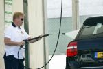 Vale do Lobo 6 mei 2008
Ronald Koeman is na zijn ontslag bij FC Valencia vertrokken naar Vale Do Lobo
Het wassen en tanken van zijn auto en boodschappen doen behoort tot de dagelijkse werkzaamheden