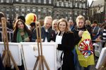 Amsterdam 16 maart 2009
Bn ers schilderen  voor het nieuwe tv station Piep bij het paleis op de dam. Rossana Lima Kluivert Antje Monteiro en Tony Neef
Peter Smulders bv