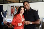 Amsterdam 28 mei 2008
Rossana Lima tekent kontrakt met M&S mode. Patrick Kluivert komt haar natuurlijk feliciteren.