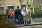 Vinkeveen 5 maart 2003
Andre Hazes Jr. (helemaal links wordt naar school gebracht
door vrienden .
Roxeanne Hazes (lichtblauwe jas)