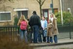Vinkeveen 5 maart 2003
Andre Hazes Jr. (helemaal links wordt naar school gebracht
door vrienden .
Roxanne Hazes (lichtblauwe jas)