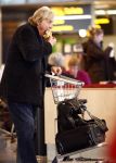 Schiphol 10 maart 2009
Rutger Hauer doet tax free inkopen op schiphol.
Peter Smulders bv