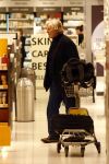 Schiphol 10 maart 2009
Rutger Hauer doet tax free inkopen op schiphol.
Peter Smulders bv
