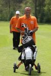 Ommen, 25 Mei 2009 Energy4all Golfdag 2009 op golfbaan Hooge Graven
met veel BN-ers, georganiseerd door golfpro Joost Hage en zijn vrouw Gina Hage
Scheidsrechter Ruud Bossen aan het golfen
Peter Smulders BV Eindhoven