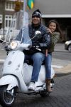 Amsterdam 12 november 2007
Ruud Gullit met zijn dochter Joelle op zijn vespa scooter.