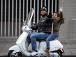 Amsterdam 12 november 2007
Ruud Gullit met zijn dochter Joelle op zijn vespa scooter.