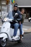 Amsterdam 12 november 2007
Ruud Gullit met zijn dochter Joelle op zijn vespa scooter.
