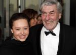Rotterdam 16 december 2007
premiere Evita in het nieuwe Luxor theater. Ruud Lubbers met kleindochter
