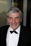 Rotterdam 16 december 2007
premiere Evita in het nieuwe Luxor theater. Ruud Lubbers met kleindochter