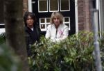 Laren 1 en 2 maart 2008
Sander Vahle heeft bij zijn vriendin Heleen Kolff geslapen en gaat daarna met haar naar zijn nieuwe huis kijken.
Peter Smulders bv