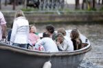 Amsterdam 9 mei 2008
Sander Vahle met een vriendin en Menno Kohler met zijn vriendin samen varend in een sloep op de grachten