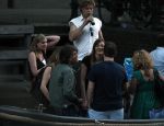 Amsterdam 9 mei 2008
Sander Vahle met een vriendin en Menno Kohler met zijn vriendin samen varend in een sloep op de grachten