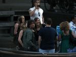 Amsterdam 9 mei 2008
Sander Vahle met een vriendin en Menno Kohler met zijn vriendin samen varend in een sloep op de grachten