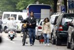 Amsterdam 27 mei 2008
Sander v d Laar met zijn zoontje Vince en India de dochtyer van Irene v d Laar op de fiets.