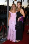Amsterdam 5 oktober 2007
Premiere Ciske de Rat in Carre.   Sanne Heijen met een vriendin